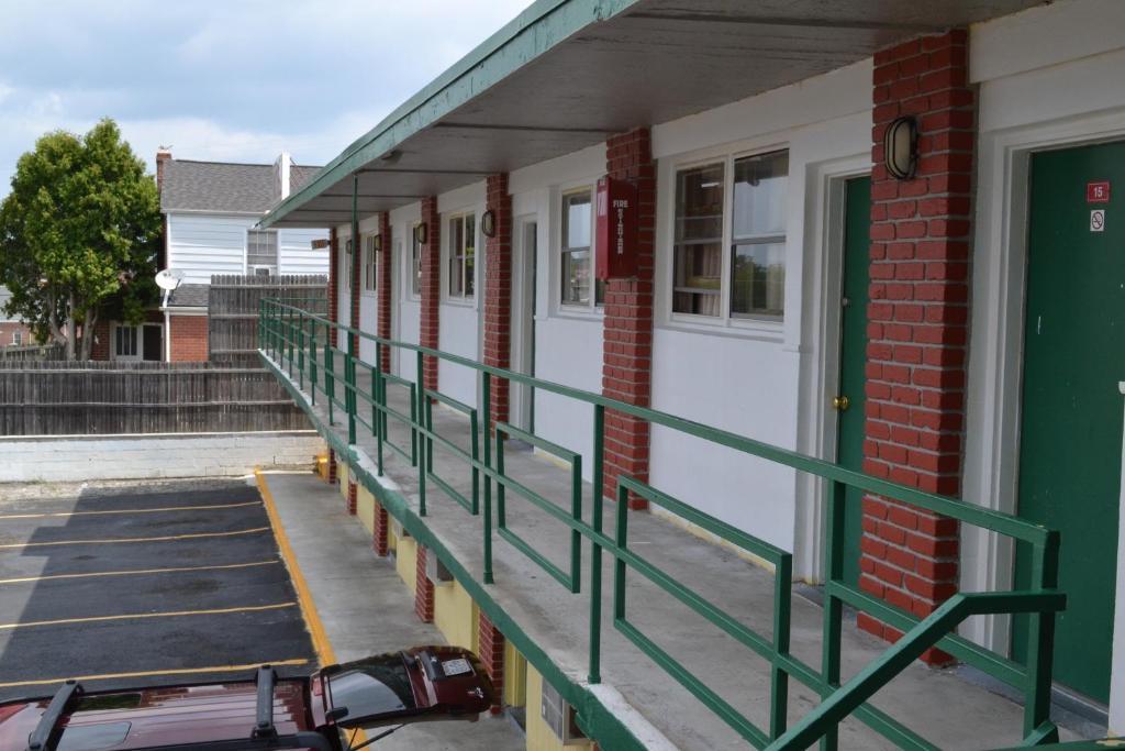 Budget Inn Christiansburg Exterior foto